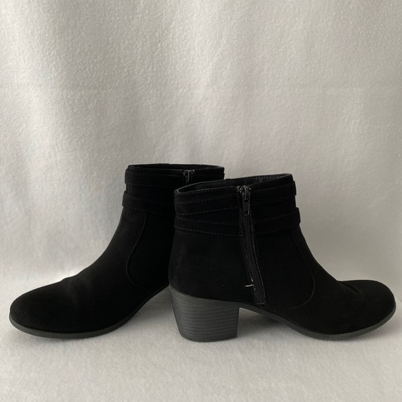 American Eagle by Payless Size 9 Black Bootie. - Picture 2 of 16